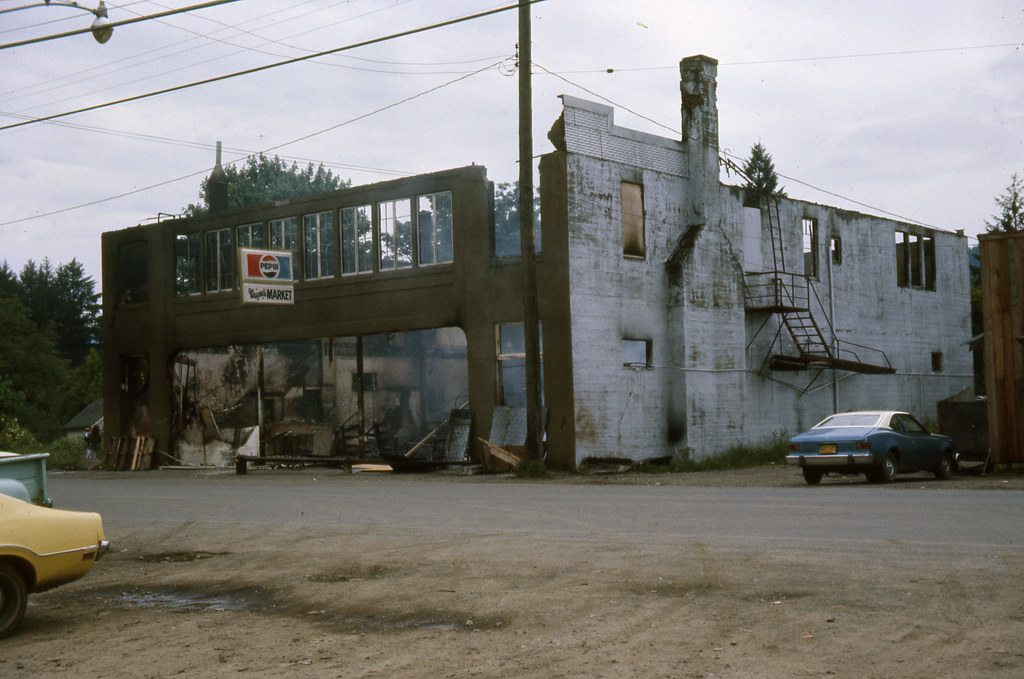 Marcola Oregon Wayne's Market was the second in a series o… Flickr