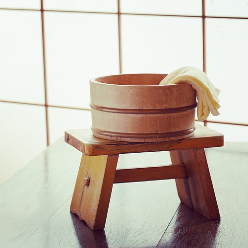 Bathing supplies at onsen Bath bucket with a towel on a wo… Flickr
