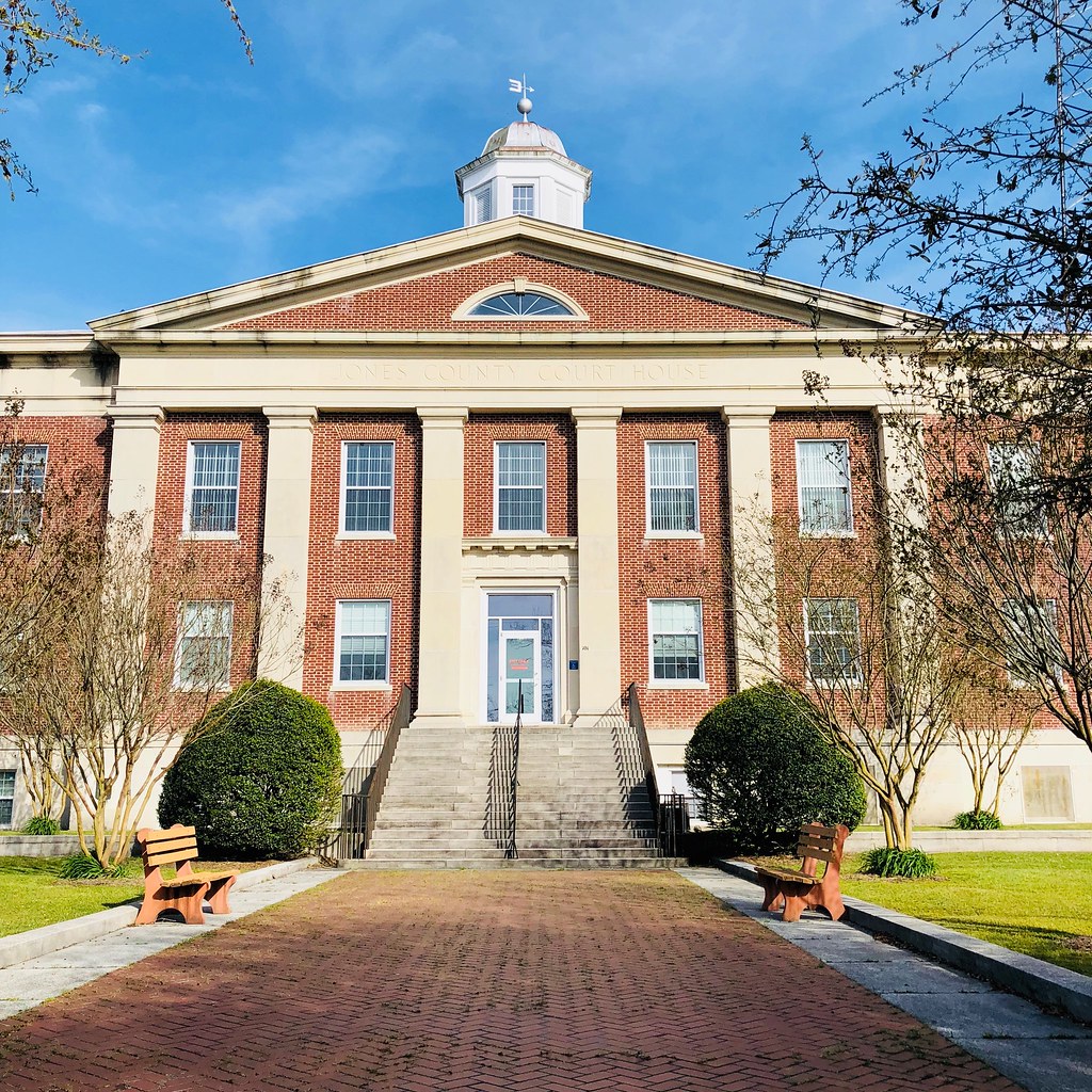 Entryway Jones County Courthouse in Trenton, North Carolin… Flickr