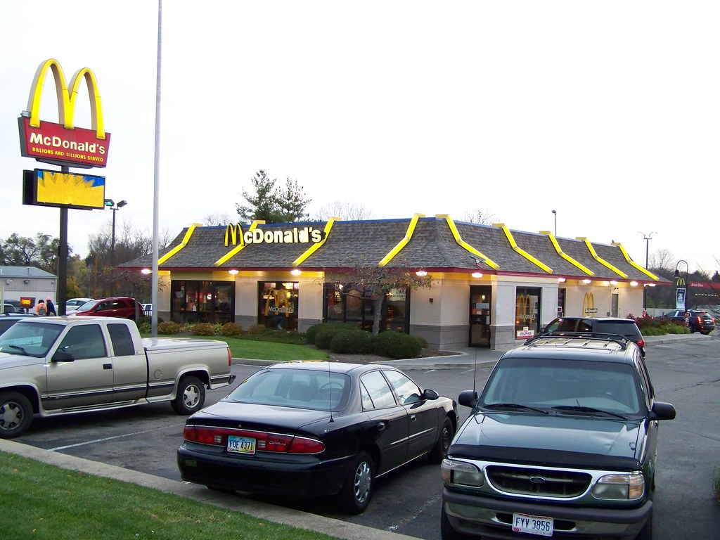 100_1087 4770 North Main Street,Dayton,Ohio ncokecan Flickr