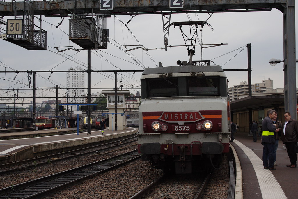 20070513 031 Dijon Ville. 6575 Train 91013, 15.57 Paris Ly… Flickr