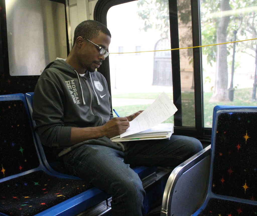 Advantages and disadvantages of being a commuter student Commuter