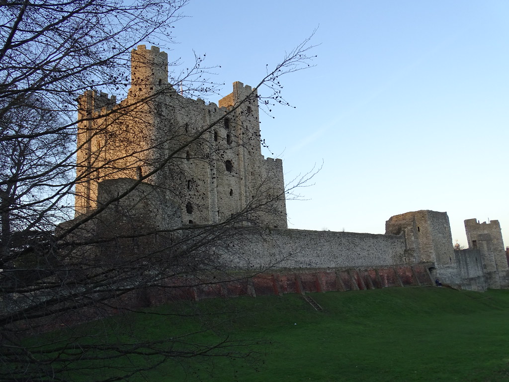 Rochester Castle on a winters evening (7) Richard White Flickr