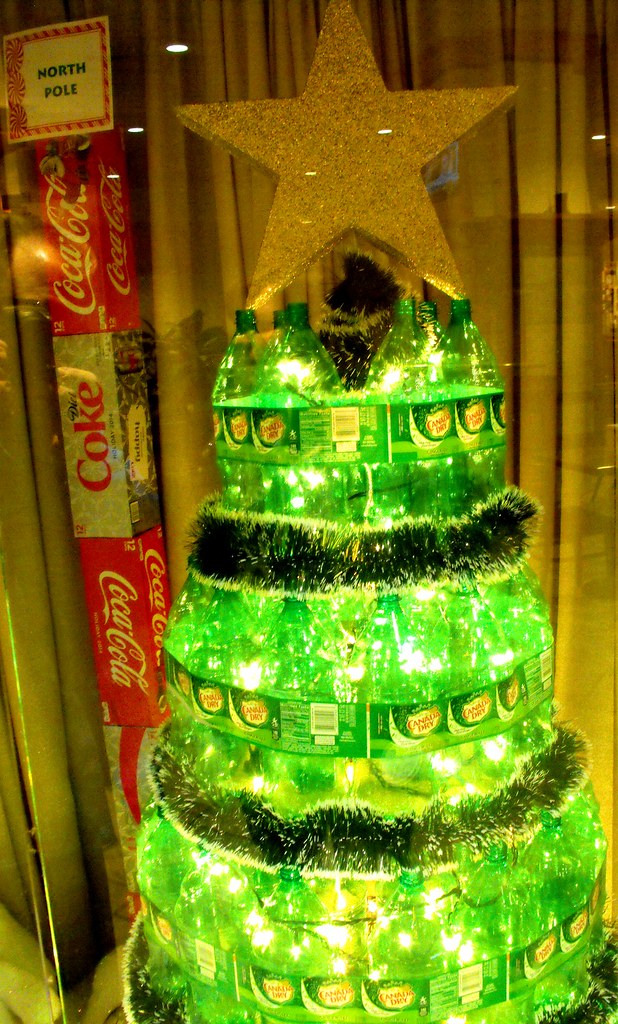 B4563 Canada Dry Ginger Ale bottle Christmas Tree Holiday … Flickr