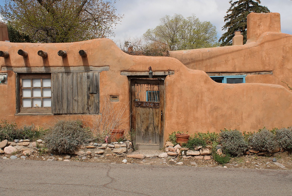 Adobe House in Santa Fe, NM Santa Fe, founded in 1607, is … Flickr