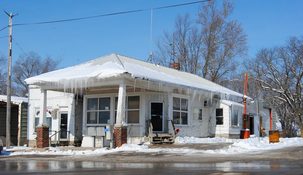 Troy Downtown Troy, Iowa...pretty much. Grain elevators, a… Flickr