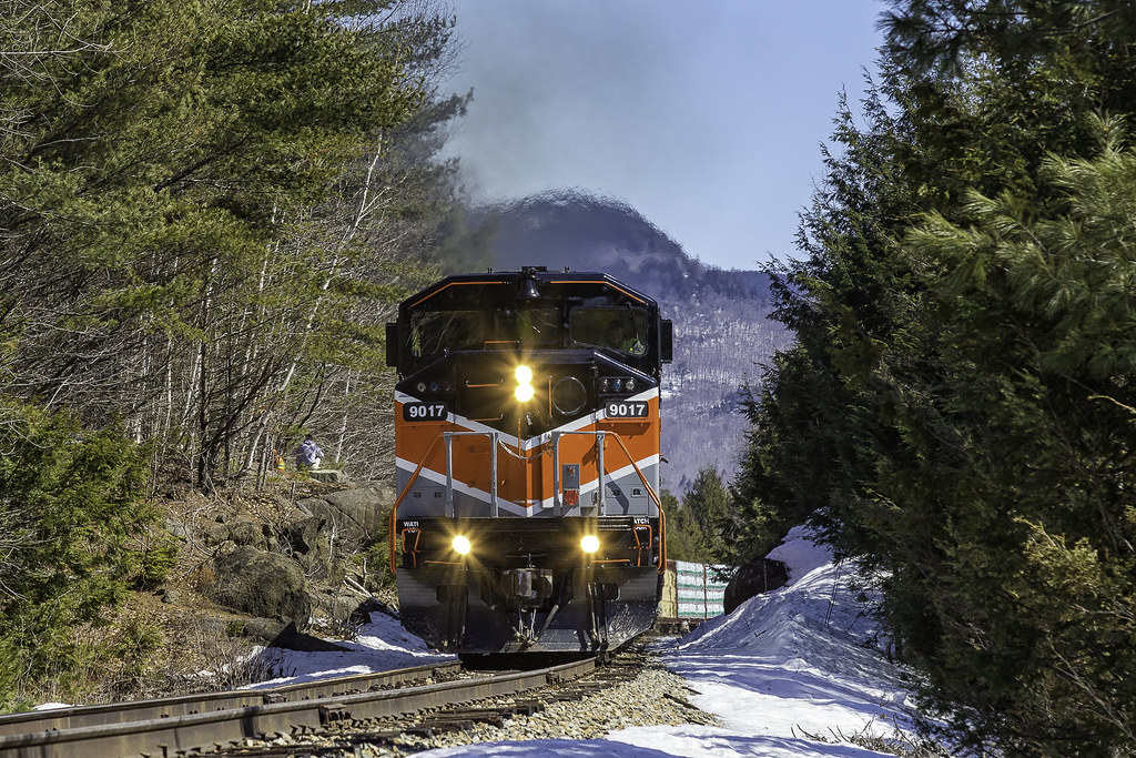 Job 1 at Onawa The pair of SD402Fs on Job 1 are in eighth… Flickr