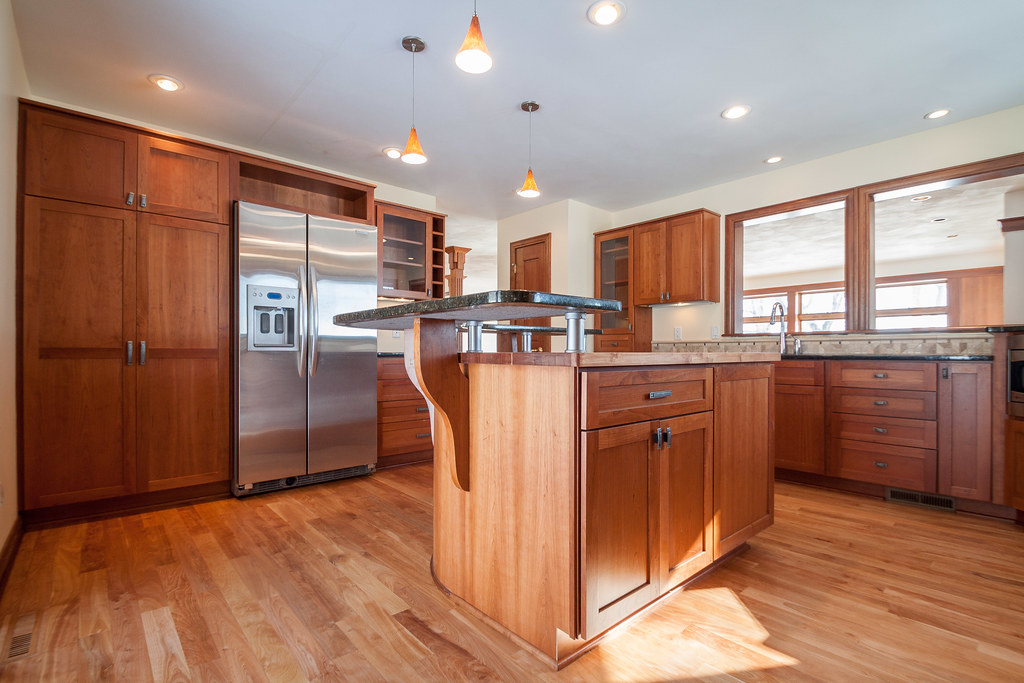 625 Farwell Dr, Maple Bluff, WI lake home for sale by Spri… Flickr