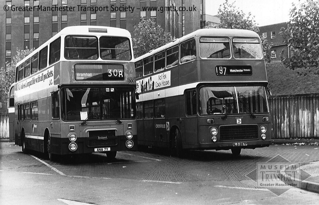 GM Buses meets Crosville, Stockport bus station Bus deregu… Flickr