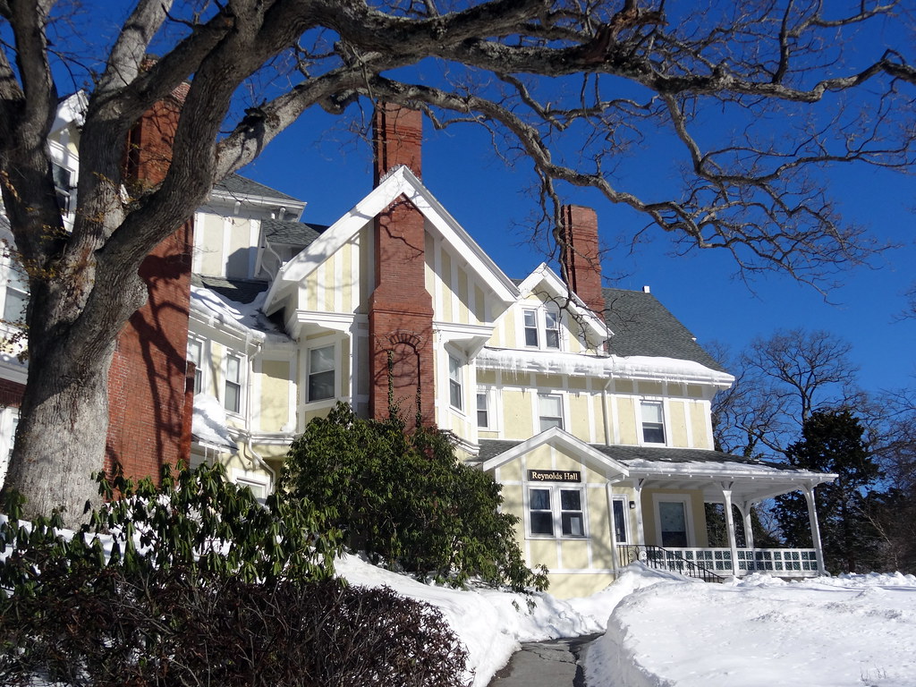 Reynolds Hall in the Snow Reynolds Hall Endicott College 3… Flickr