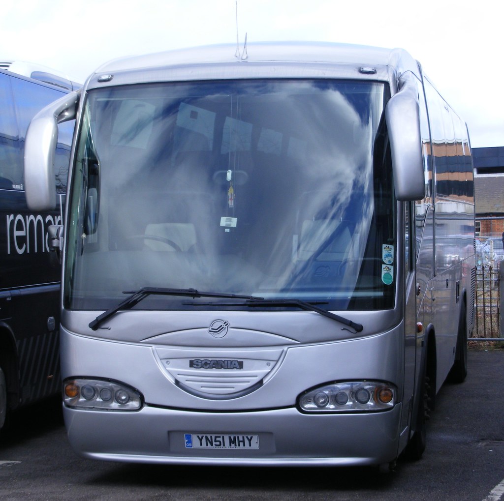 Eminence Travel (Walsall) YN51MHY ,on standby for Banbury … Flickr