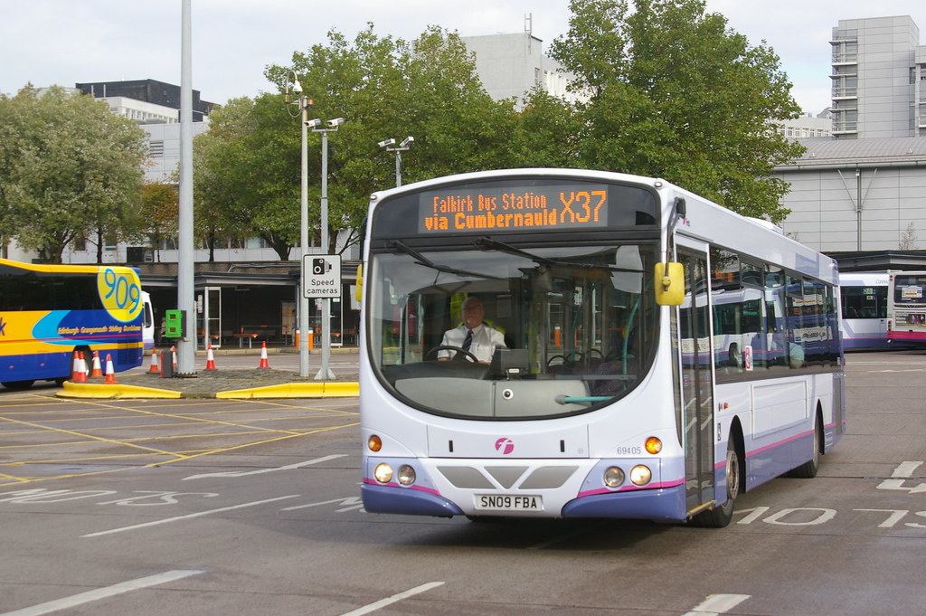 FIRST 69405 SN09FBA Buchanan Bus Station, Glasgow 12/10/14…