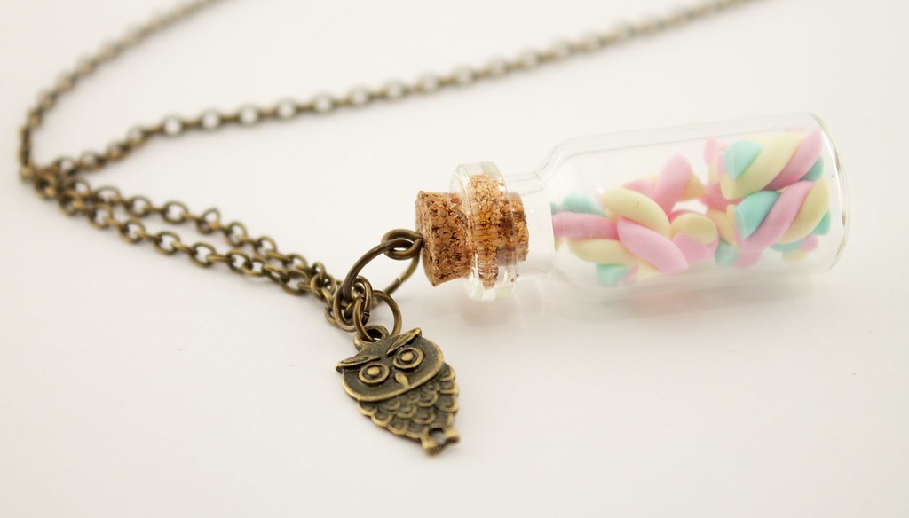 Glass jar necklace The Crafty Bee Flickr