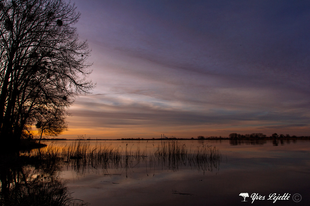 Couché de soleil sur la Loire Yves Lejetté Flickr