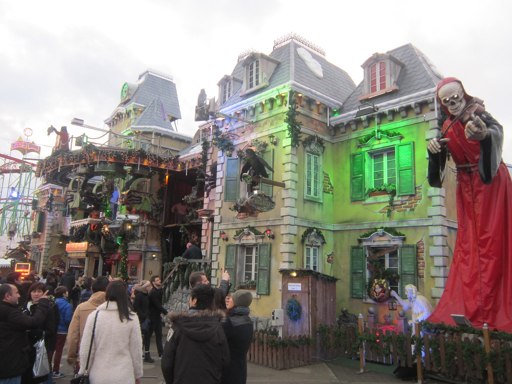 Johan Hinzen (The Netherlands) 'Haunted Mansion' Ghost Tra… Flickr