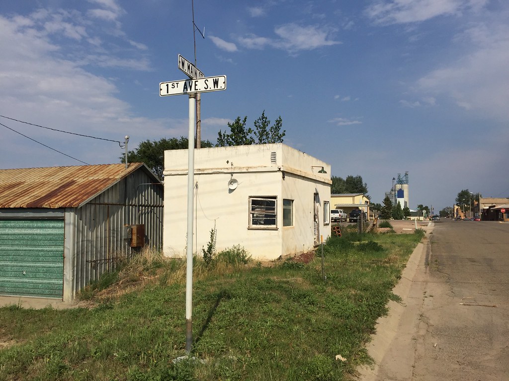 Main and 1st, Beach North Dakota. August 9 2016. Dan Haneckow Flickr