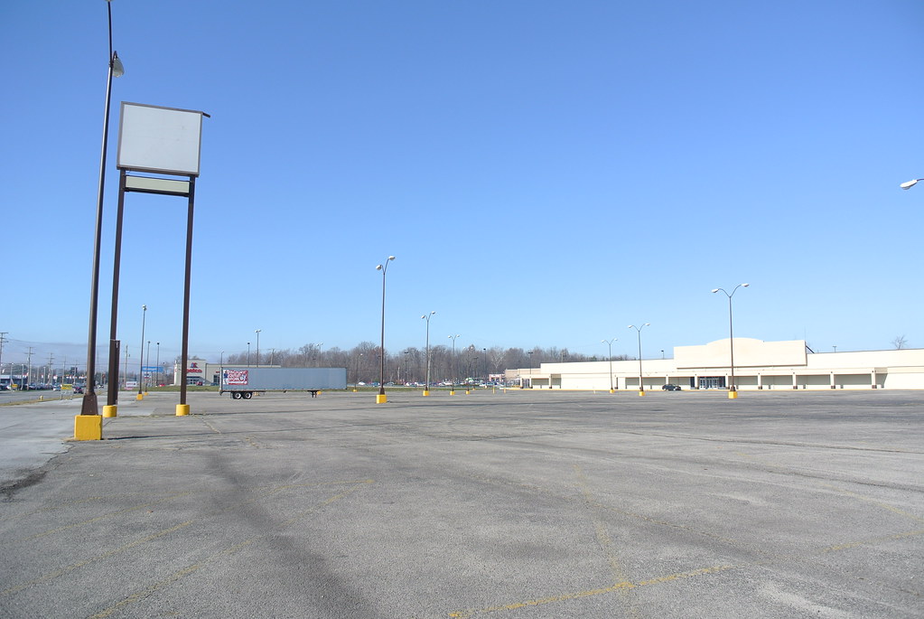 Kmart Allentown Rd Lima OH. This store was closed in 2010.… Flickr