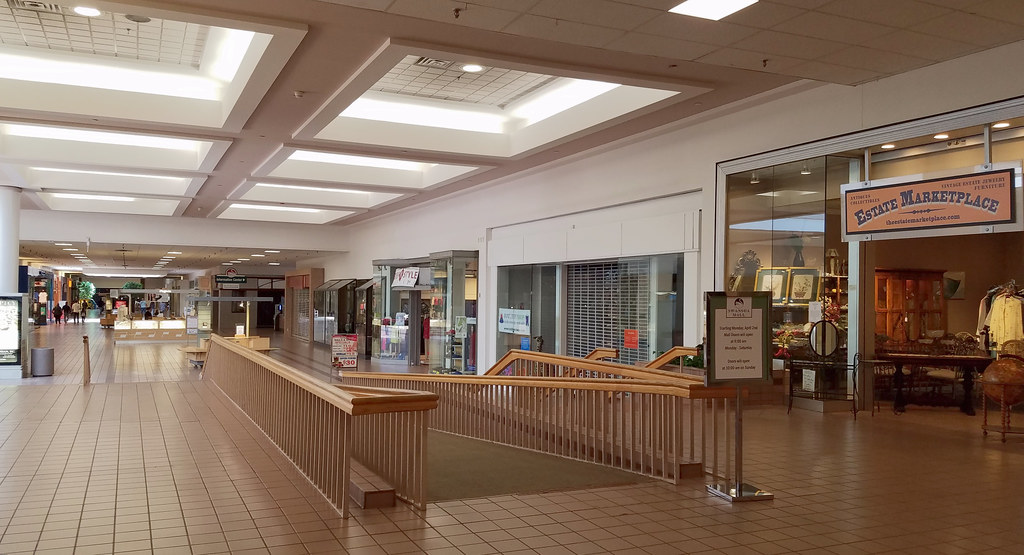 Views of Swansea Mall The central corridor ramp at the mal… Flickr