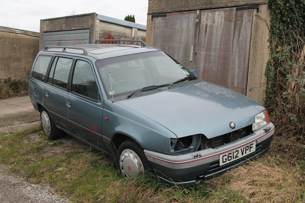 1990 Vauxhall Astra Belmont LXi estate One of those weird … Flickr