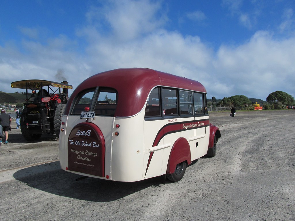 Wanganui Heritage Coachlines 1952 Bedford KZ bus, 16/10/20… Flickr