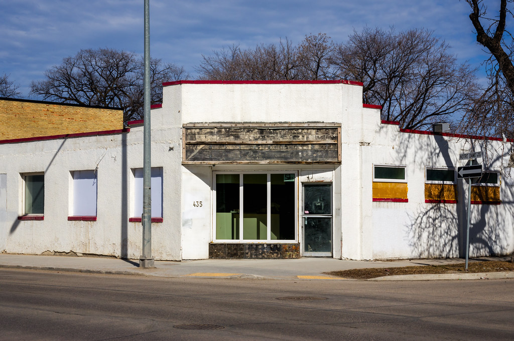 Notre Dame and Edmonton Notre Dame Avenue, Winnipeg, Manit… Flickr