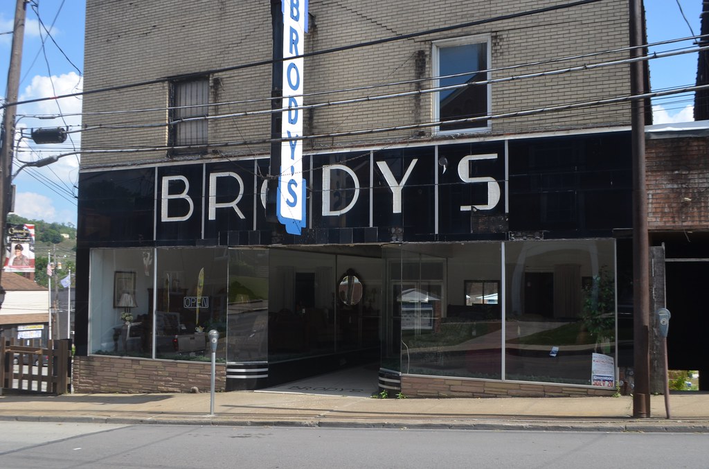 Canonsburg, PA W. Pike Street 100 Block June 25, 2016 … Flickr