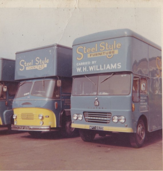 W.H.Williams Haulage Spennymoor MPT 692D Bedford SB with M… Flickr