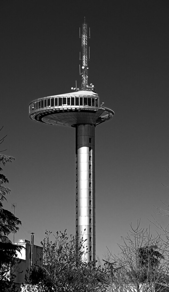 El Faro de Moncloa (bn) Madrid España Abril 2006 Madri… Flickr
