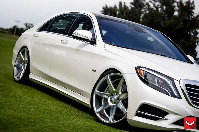 Fluidr / Mercedes Benz S550 22" Vossen CV7 Silver Polished Renntech