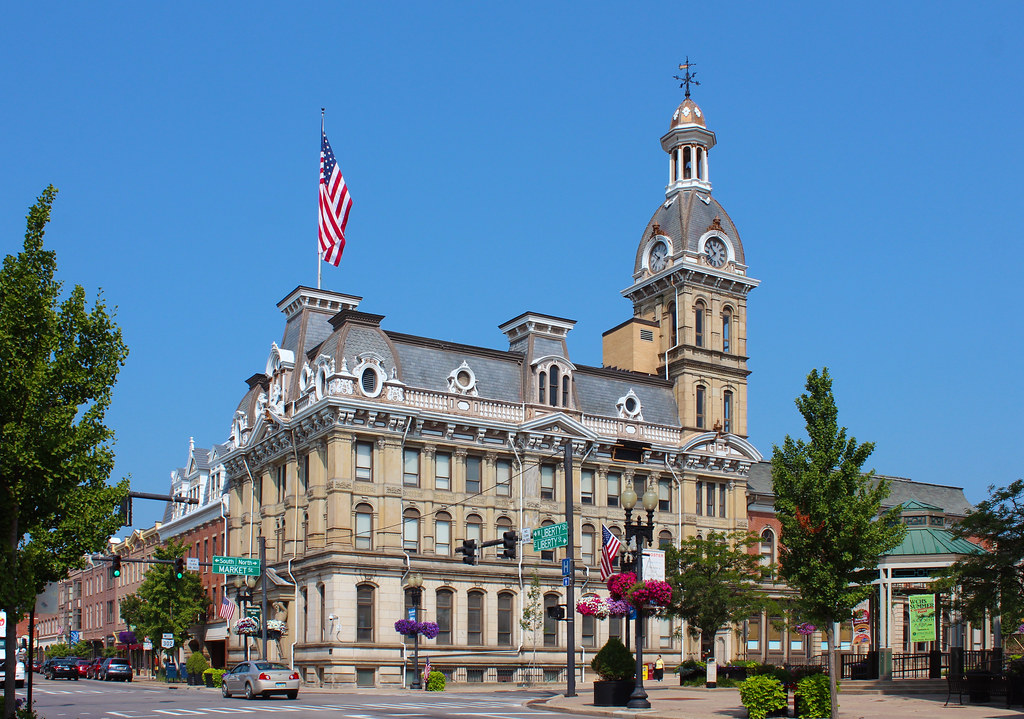 Wayne County Courthouse The Wayne County Courthouse in Woo… Flickr