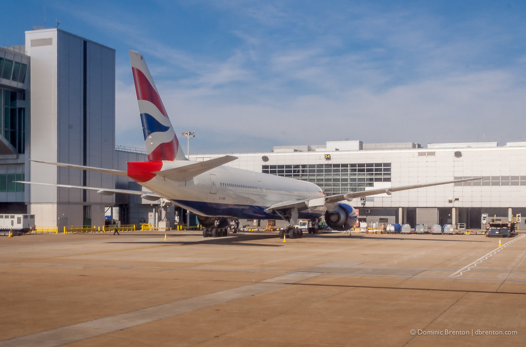 Gate 54 A British Airways Boeing 737 at London Gatwick Air… Flickr