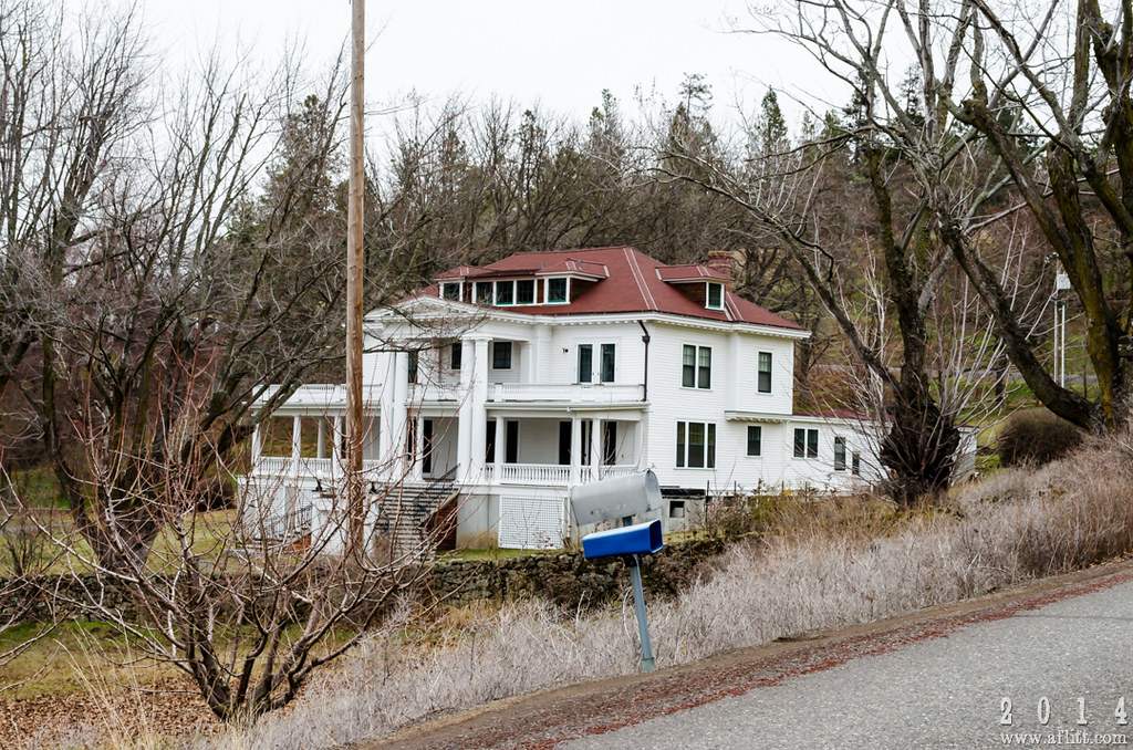 Meyerdale House (2014) "This subsection is climaxed by a g… Flickr