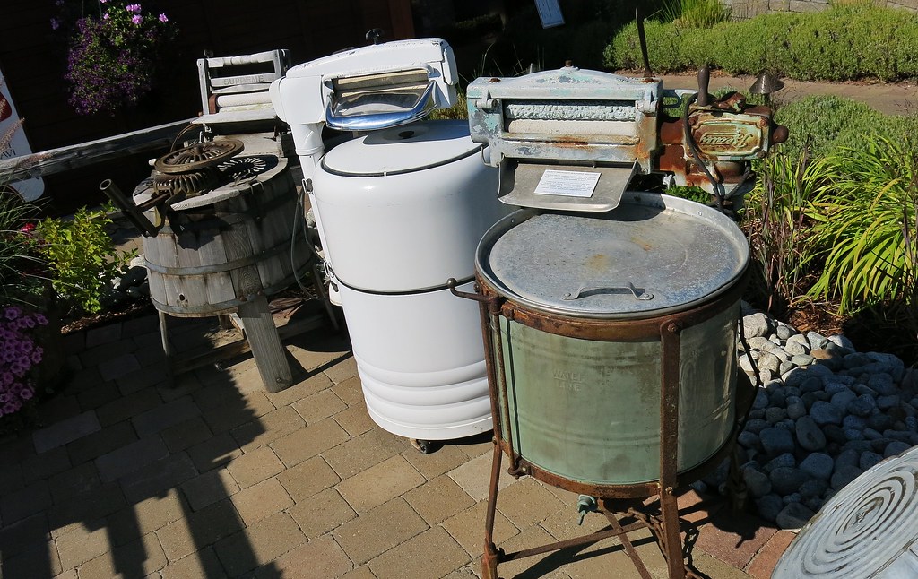 Vintage Wringer Washing Machines a photo on Flickriver