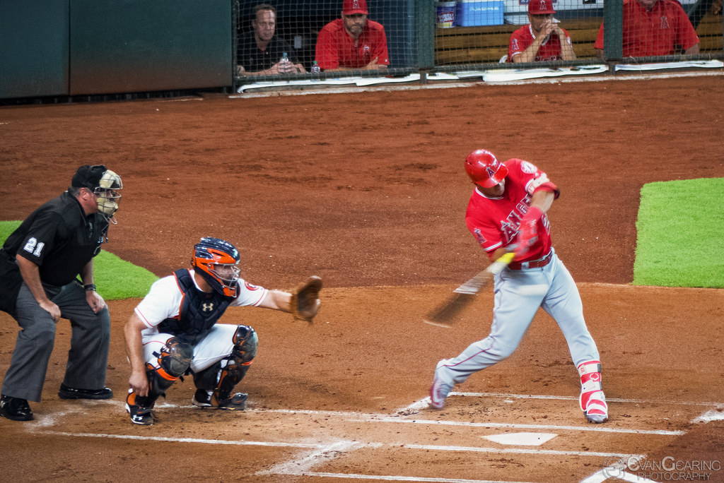 Mike Trout Swings Mike Trout swings at pitch during his fi… Flickr