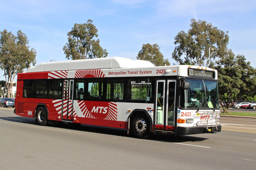 MTS Bus 2014 Gillig Advantage bus on La Jolla Village Driv… Flickr