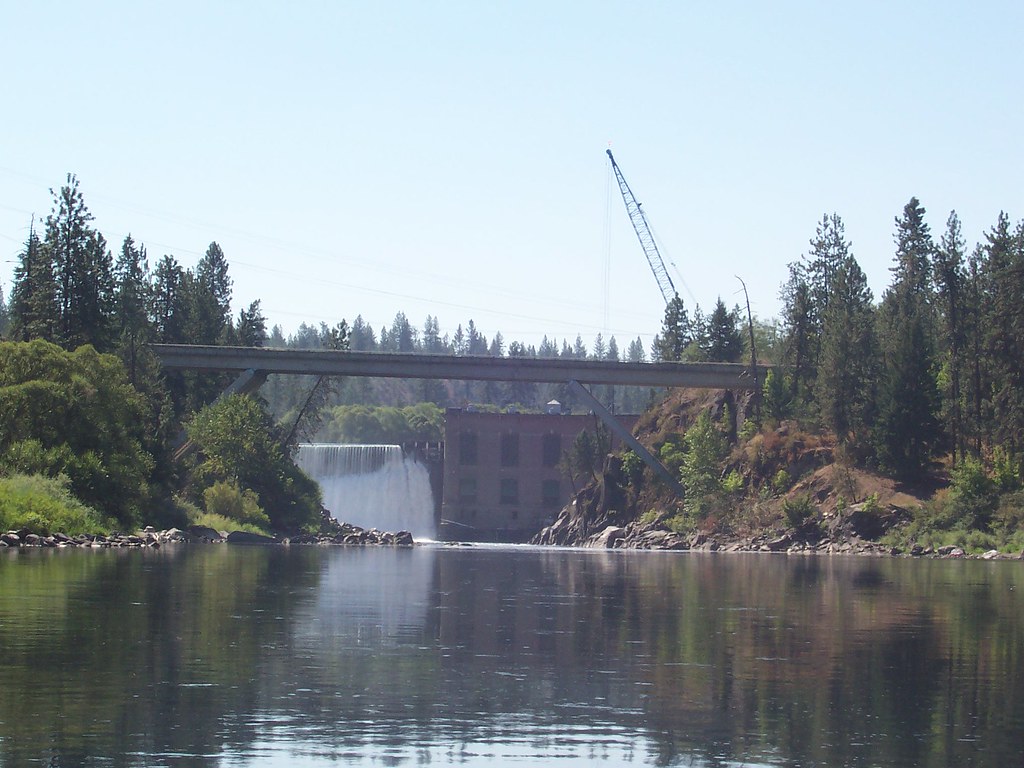 100_8304 Lake Spokane/9 Mile Dam Monty Jones Flickr