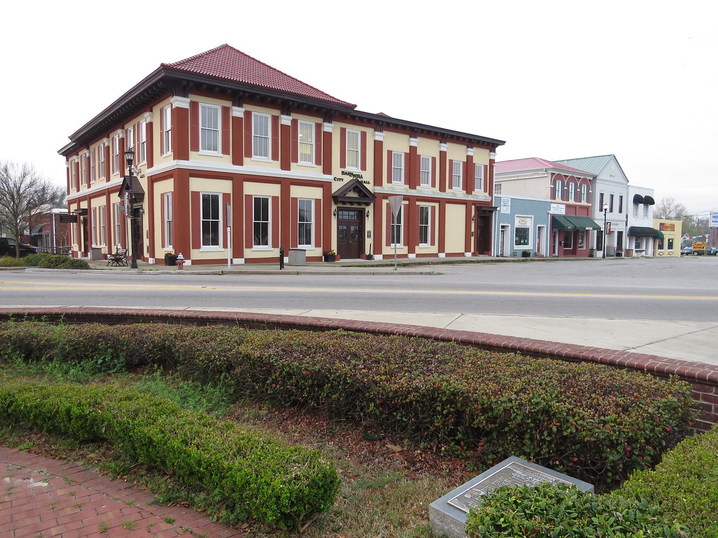 City Hall, Barnwell, SC Barnwell City Hall (Left) Flickr