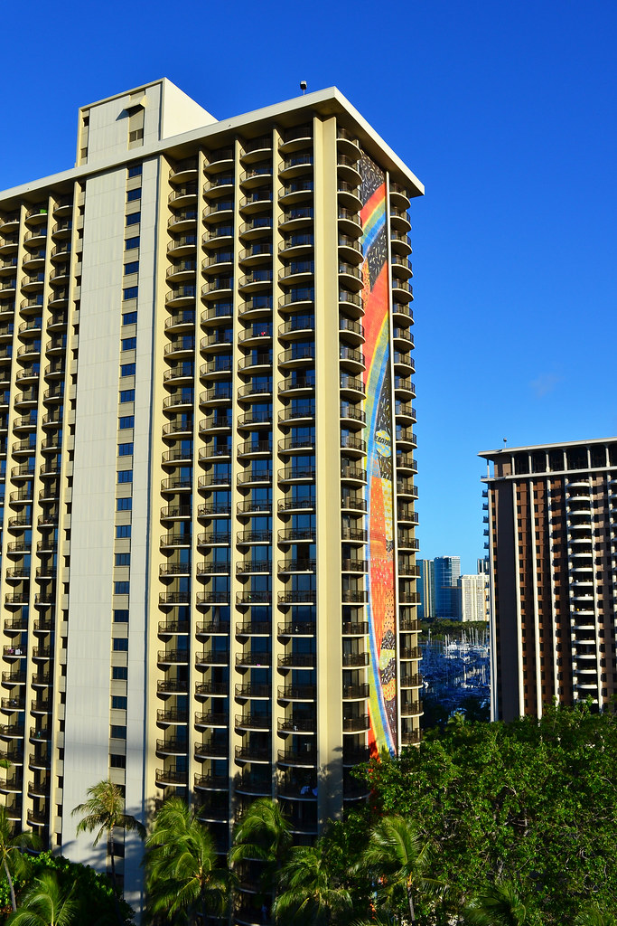 Hilton Rainbow Tower, Honolulu The landmark Rainbow Tower … Flickr