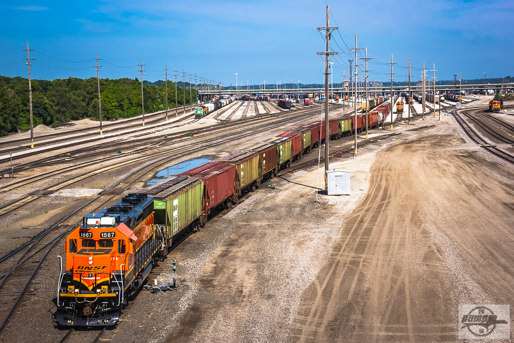 BNSF Yard Job Train at Kansas City, KS A bowl trim job at … Flickr