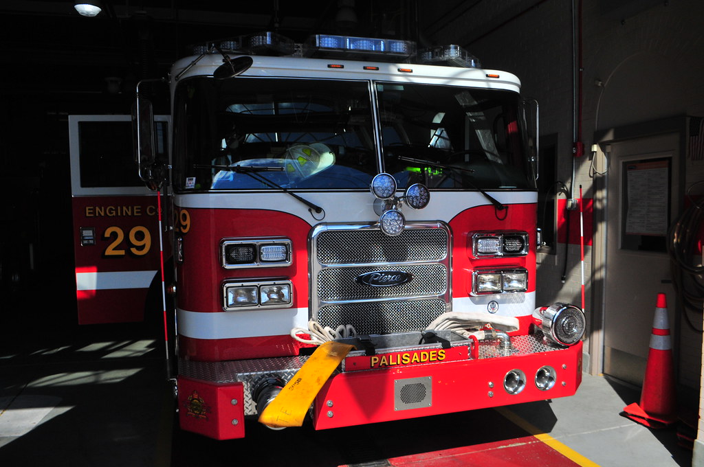 DCFD Engine 29 | 2003 Pierce Dash | Triborough | Flickr