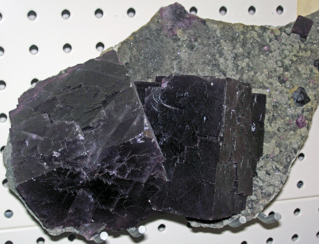 Fluorite (mine near CaveinRock, Illinois, USA) 7 Flickr