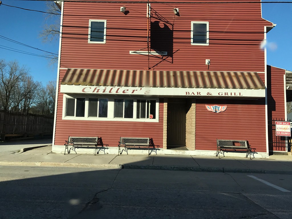 Chiller's Mishicot, WI Chiller's Bar & Grill on Main St. … Flickr