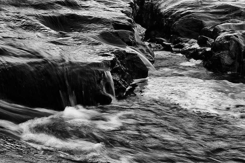 2016_0710HiramDamAndPotHolesB&W0003 Hiram,Maine. A fe… Flickr