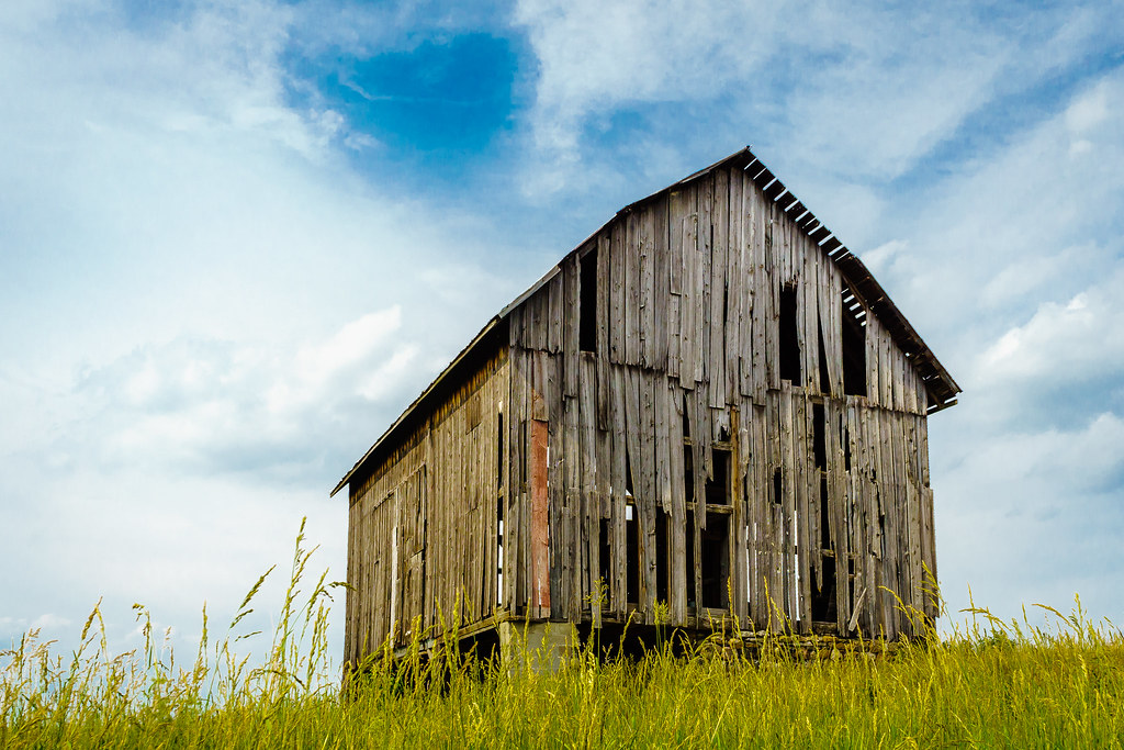 Long Point barn A Finger Lakes fixerupper stands across t… Flickr