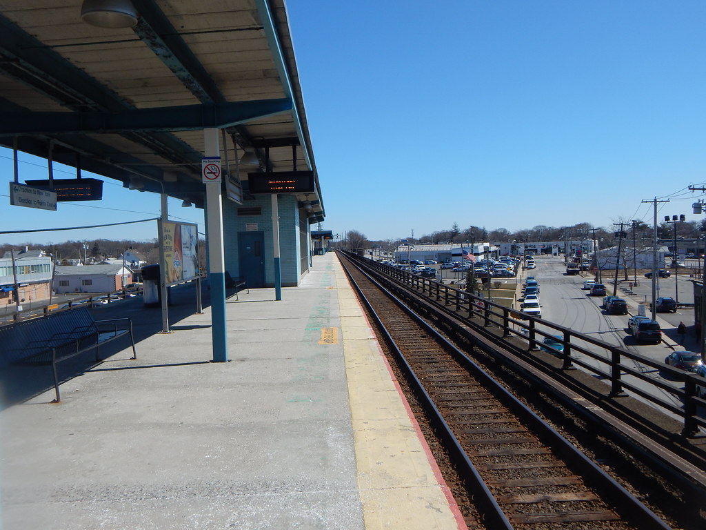 Wantagh Station Wantagh, New York Adam Moss Flickr