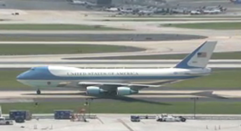 Air Force One Boeing VC25 Atlanta Airport webcam capture a photo on