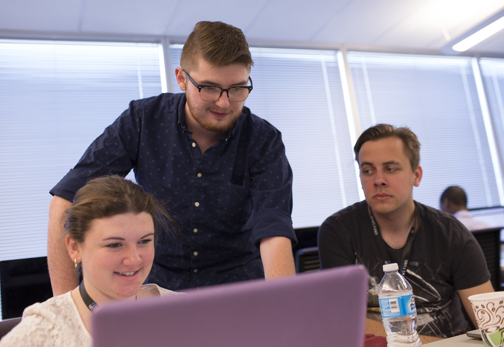 Dow Jones News Fund Courtland Jeffrey teaches a class as a… Flickr