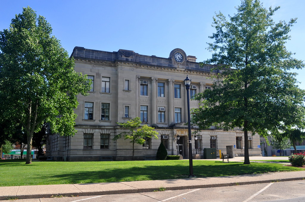 Sullivan County Courthouse, Sullivan, Indiana themaskedman55 Flickr