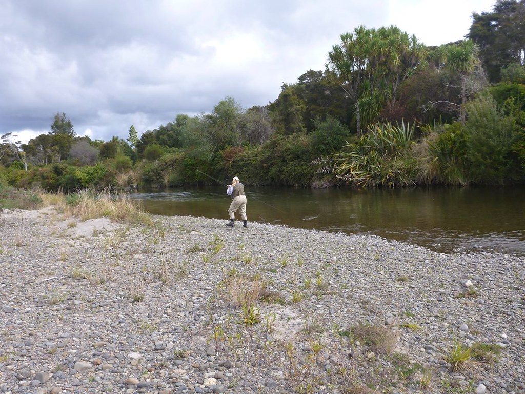 TaurangaTaupo River fly fishing, Easter 2015 Swa… Flickr