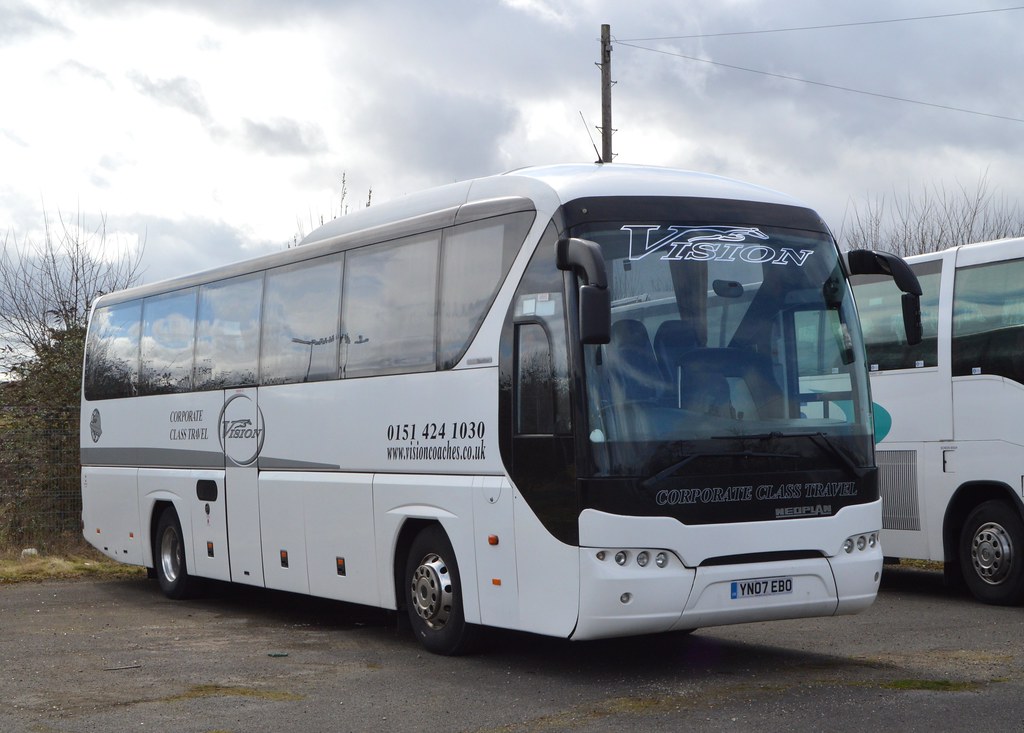 YN07 EBO Huyton Mini Coaches t/a Vision, Widnes Huyton Mi… Flickr